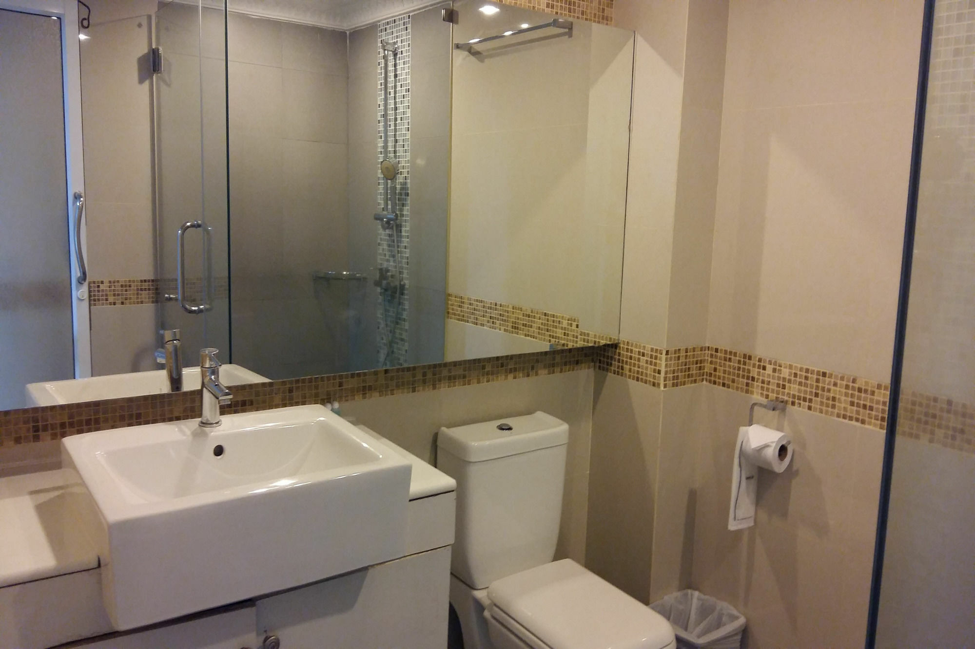 Pattaya International Lodge Экстерьер фото